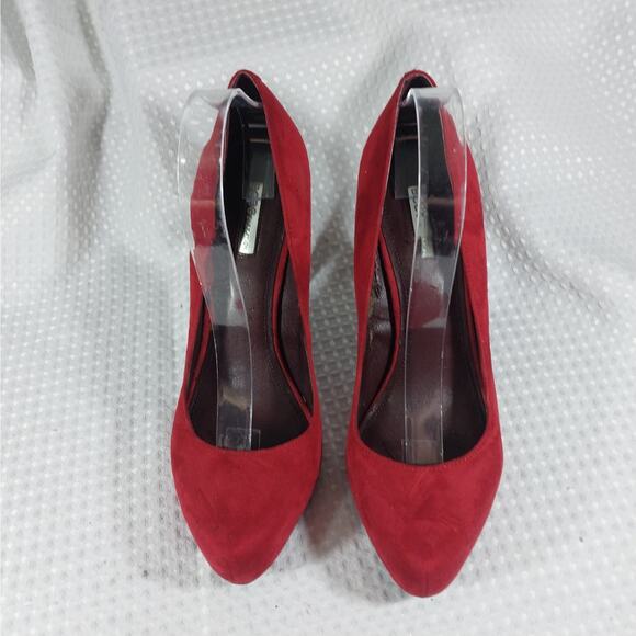 BCBGENERATION! RICH RED VEGAN SUEDE LEATHER PLATFORM STILETTO HEELS! SZ 9.5M - Picture 4 of 12